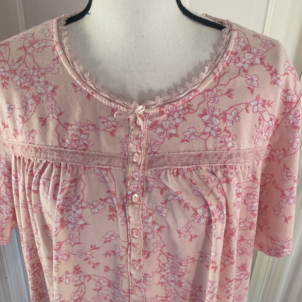 02:06 - 3/$25 Bundle Only PINK K floral night gown - Picture 6 of 15